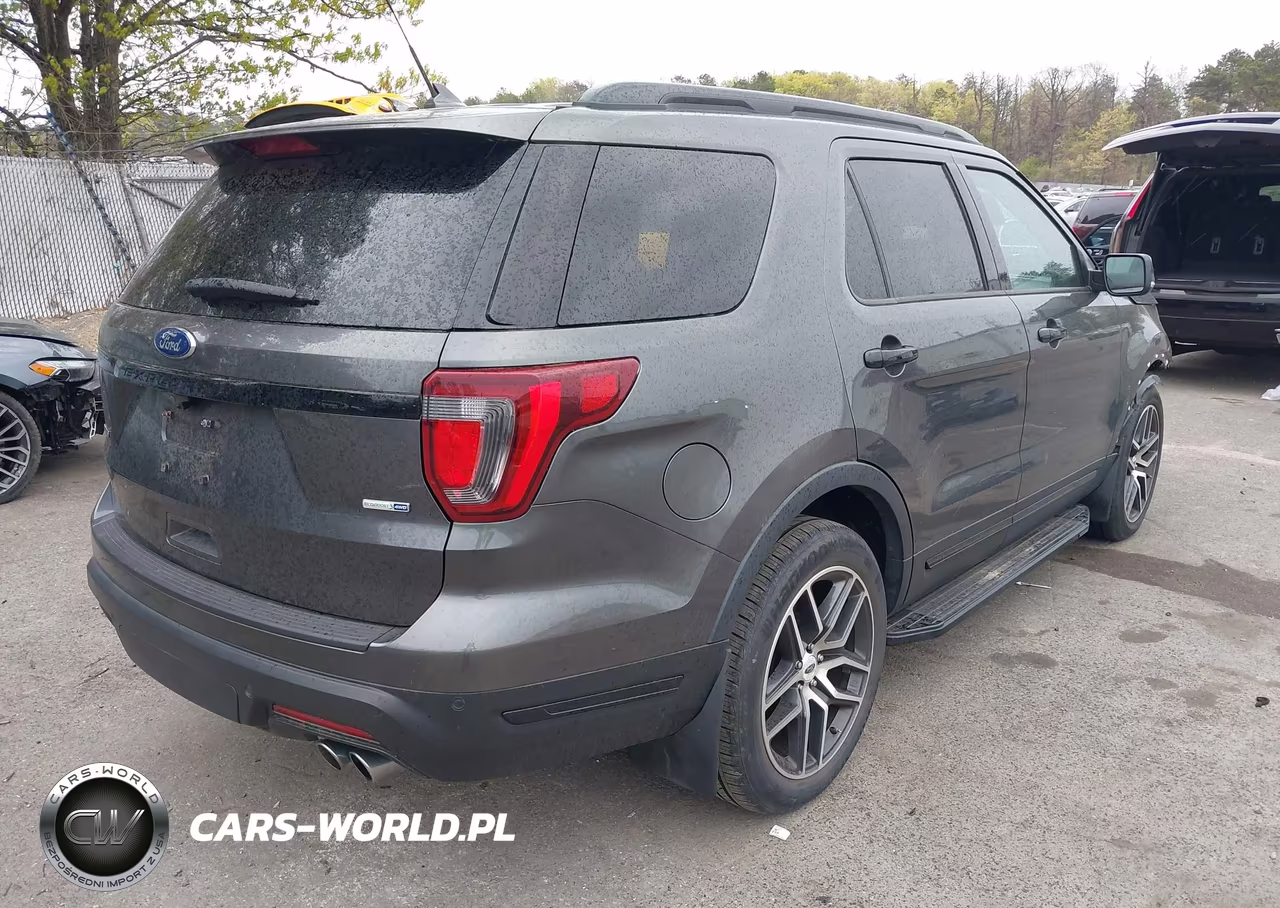 2019 Ford Explorer Sport VIN:1FM5K8GT4KGB32621 - 4