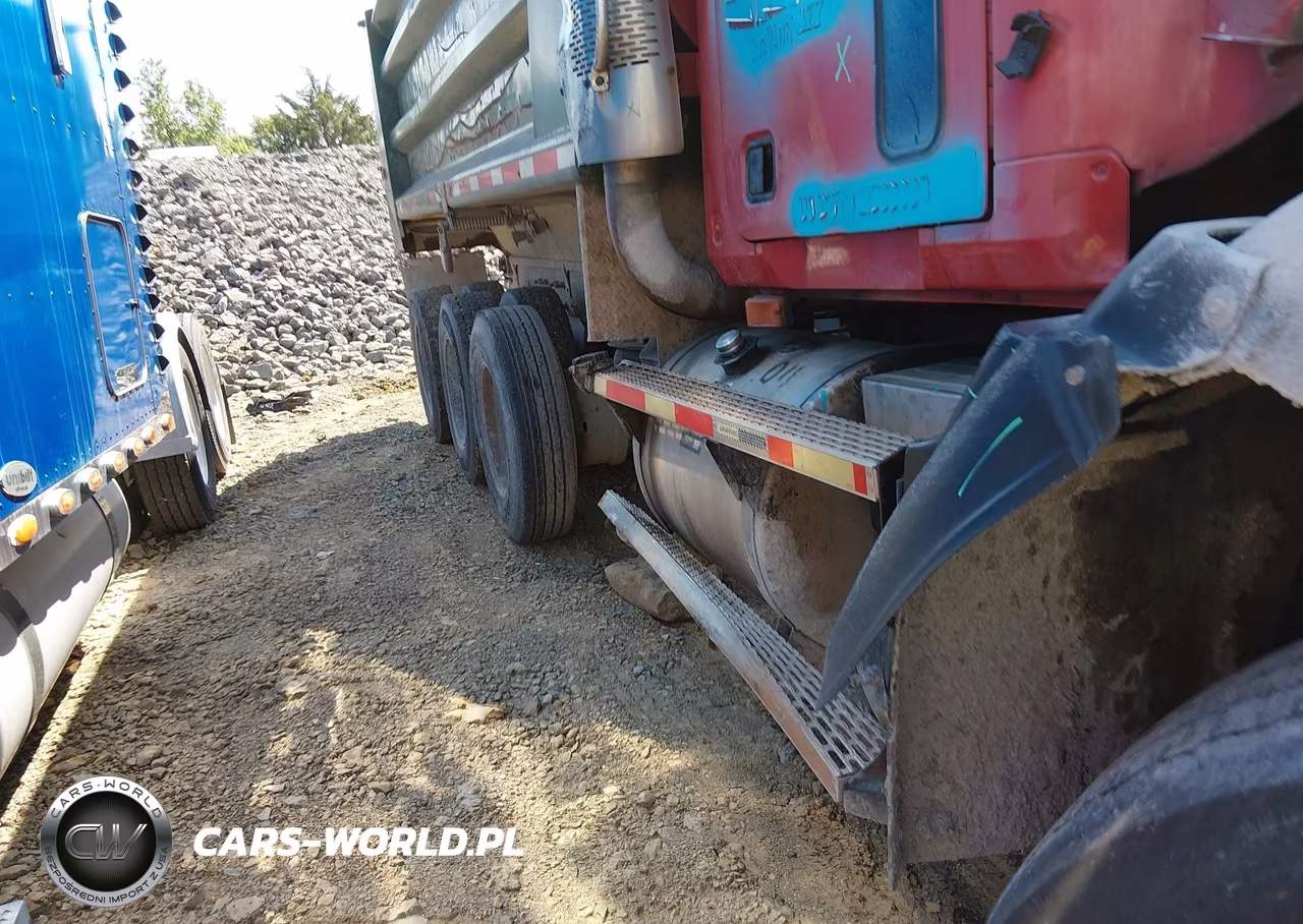 2001 Mack 700 Cl700 VIN:1M2AD62C41M011981 - 11