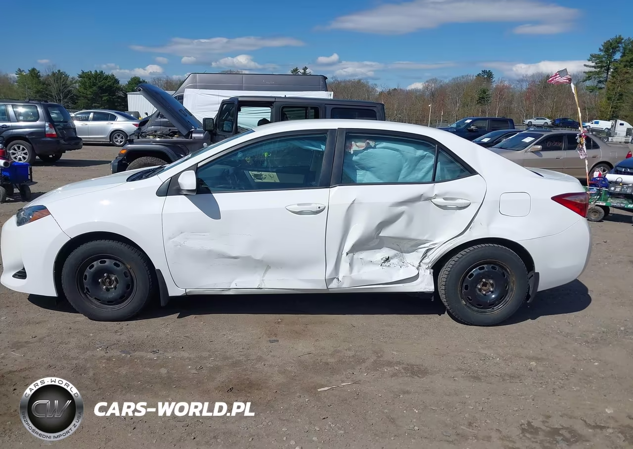 2018 Toyota Corolla Le VIN:2T1BURHE8JC064750 - 15