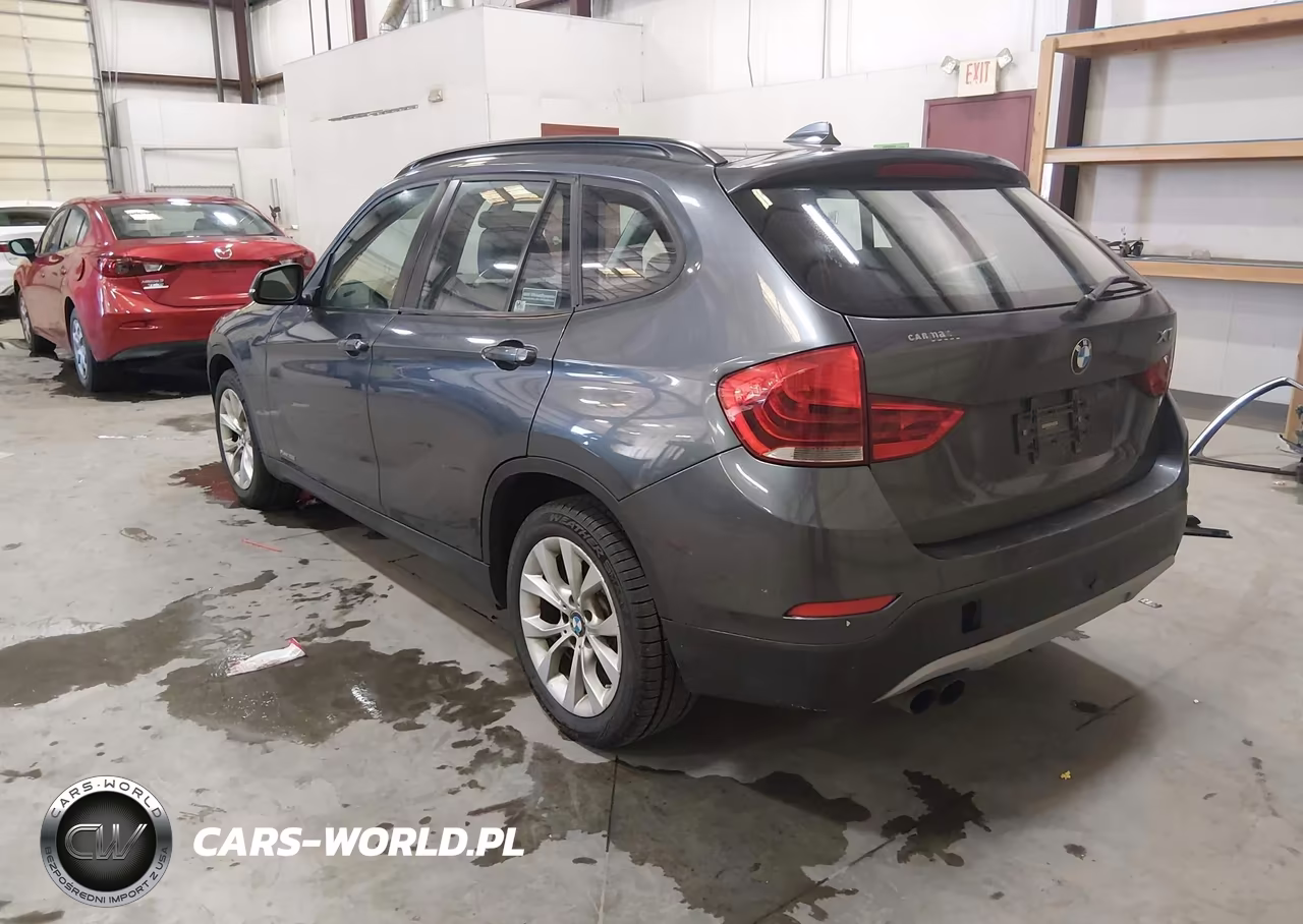 2014 BMW X1 xDrive28I VIN:WBAVL1C51EVR92733 - 3