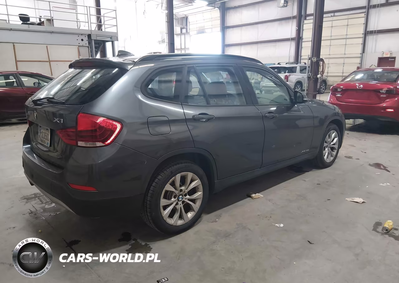 2014 BMW X1 xDrive28I VIN:WBAVL1C51EVR92733 - 4