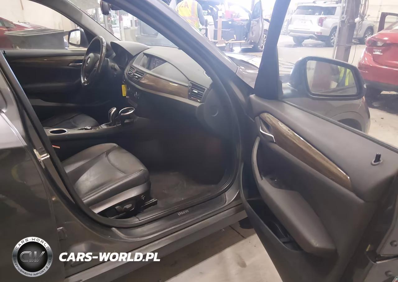 2014 BMW X1 xDrive28I VIN:WBAVL1C51EVR92733 - 5
