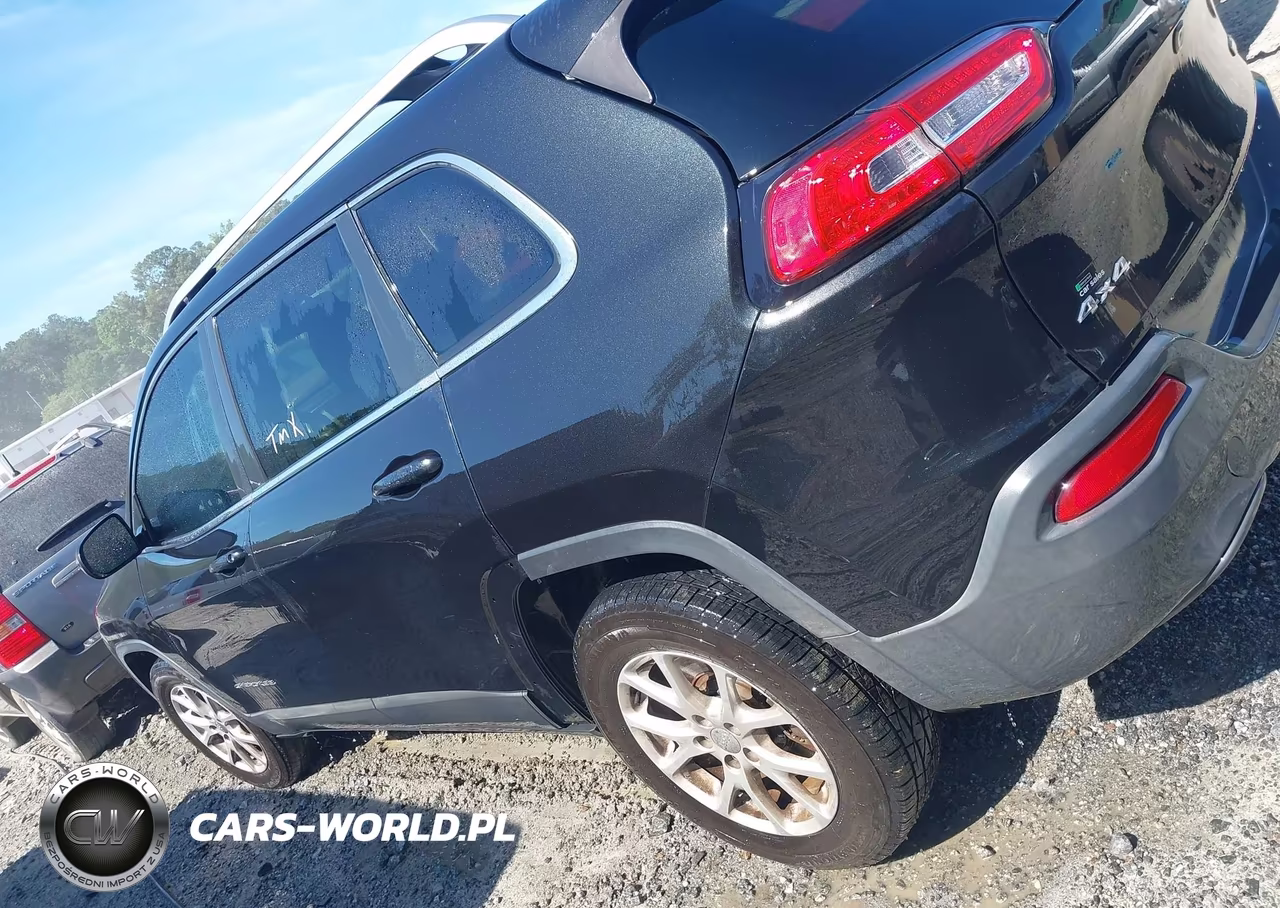 2015 Jeep Cherokee Latitude VIN:1C4PJMCB6FW715564 - 14