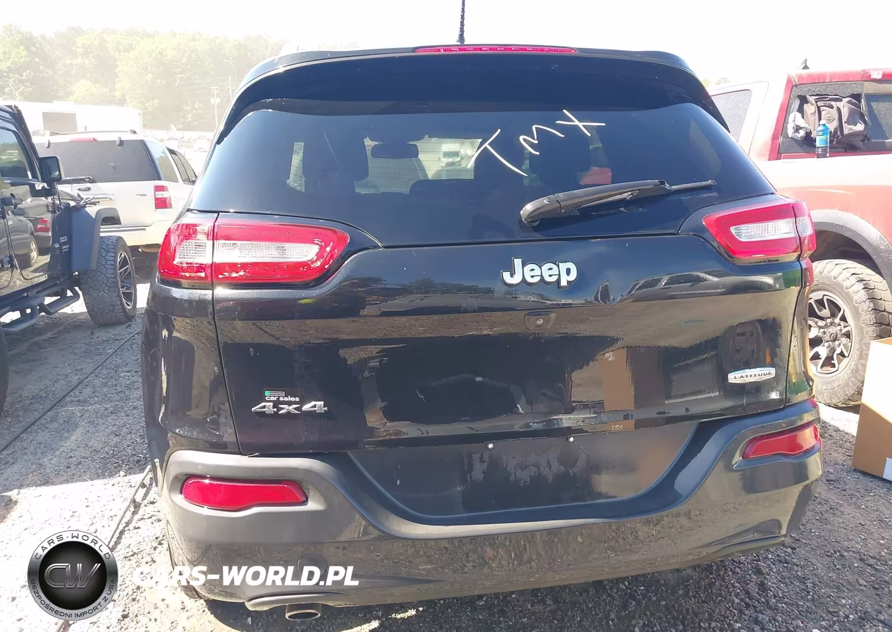 2015 Jeep Cherokee Latitude VIN:1C4PJMCB6FW715564 - 16