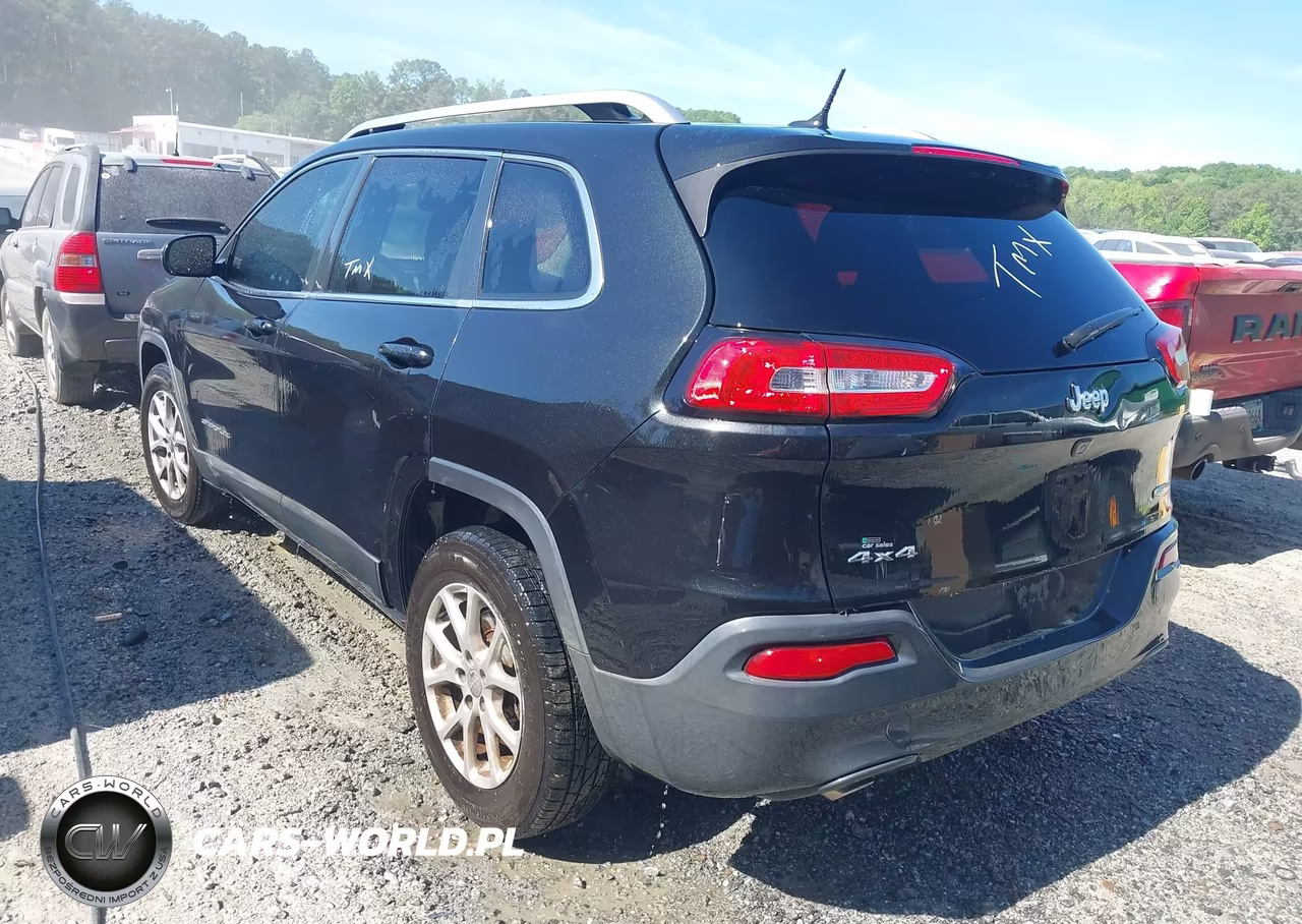 2015 Jeep Cherokee Latitude VIN:1C4PJMCB6FW715564 - 3