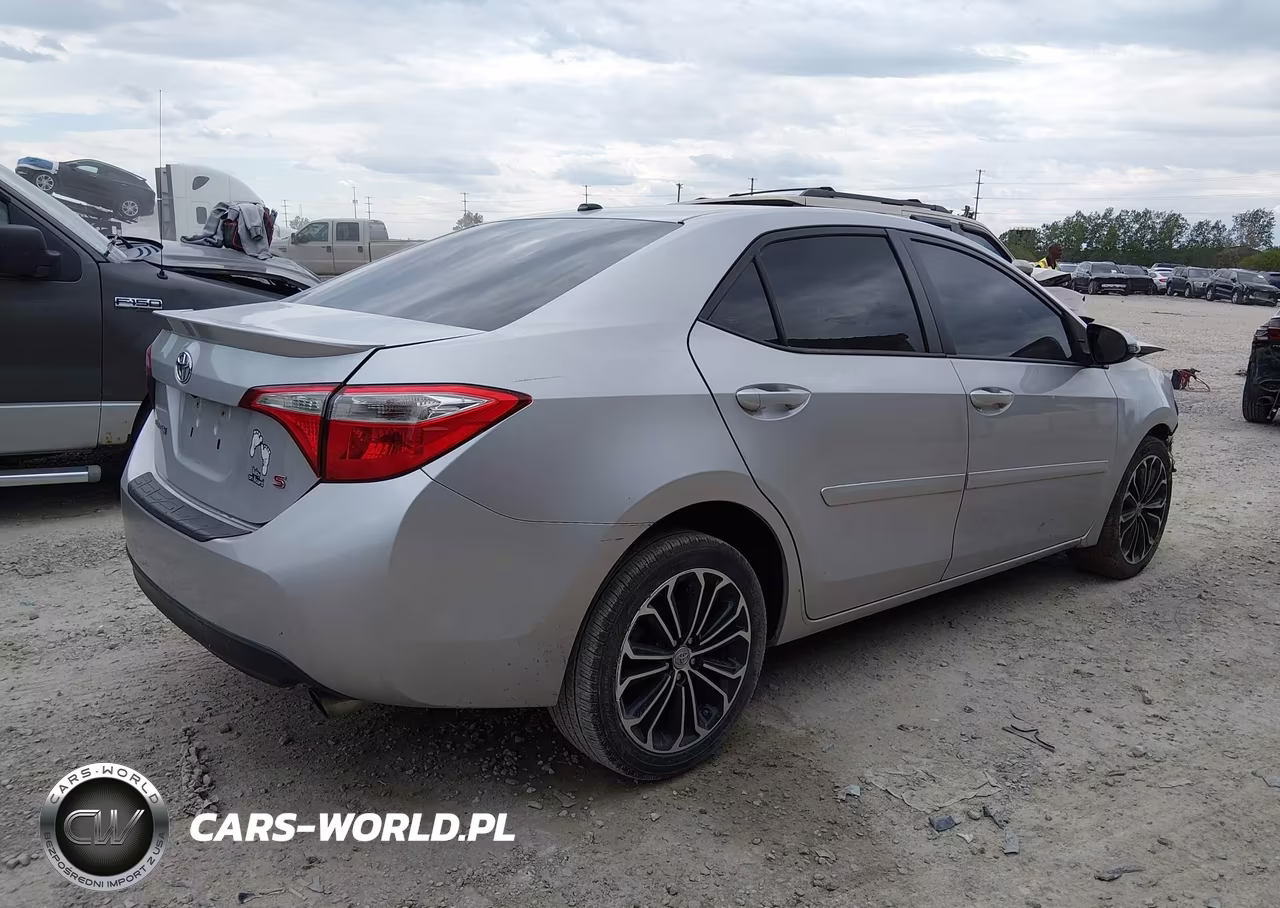 2015 Toyota Corolla S Plus VIN:5YFBURHE0FP356626 - 4