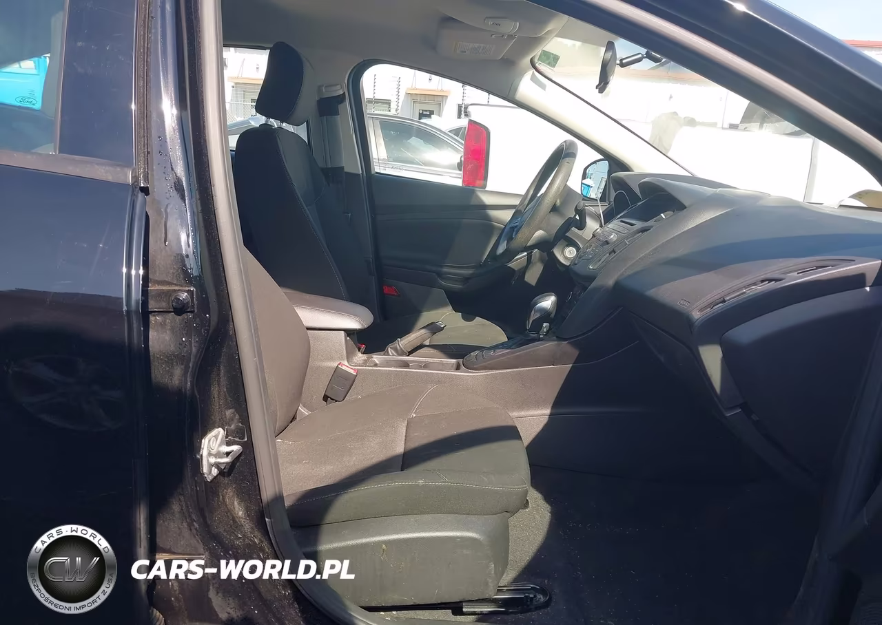 2017 Ford Focus Se VIN:1FADP3FE4HL335196 - 5