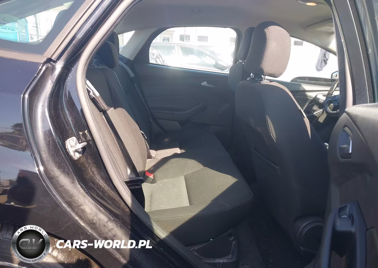 2017 Ford Focus Se VIN:1FADP3FE4HL335196 - 8