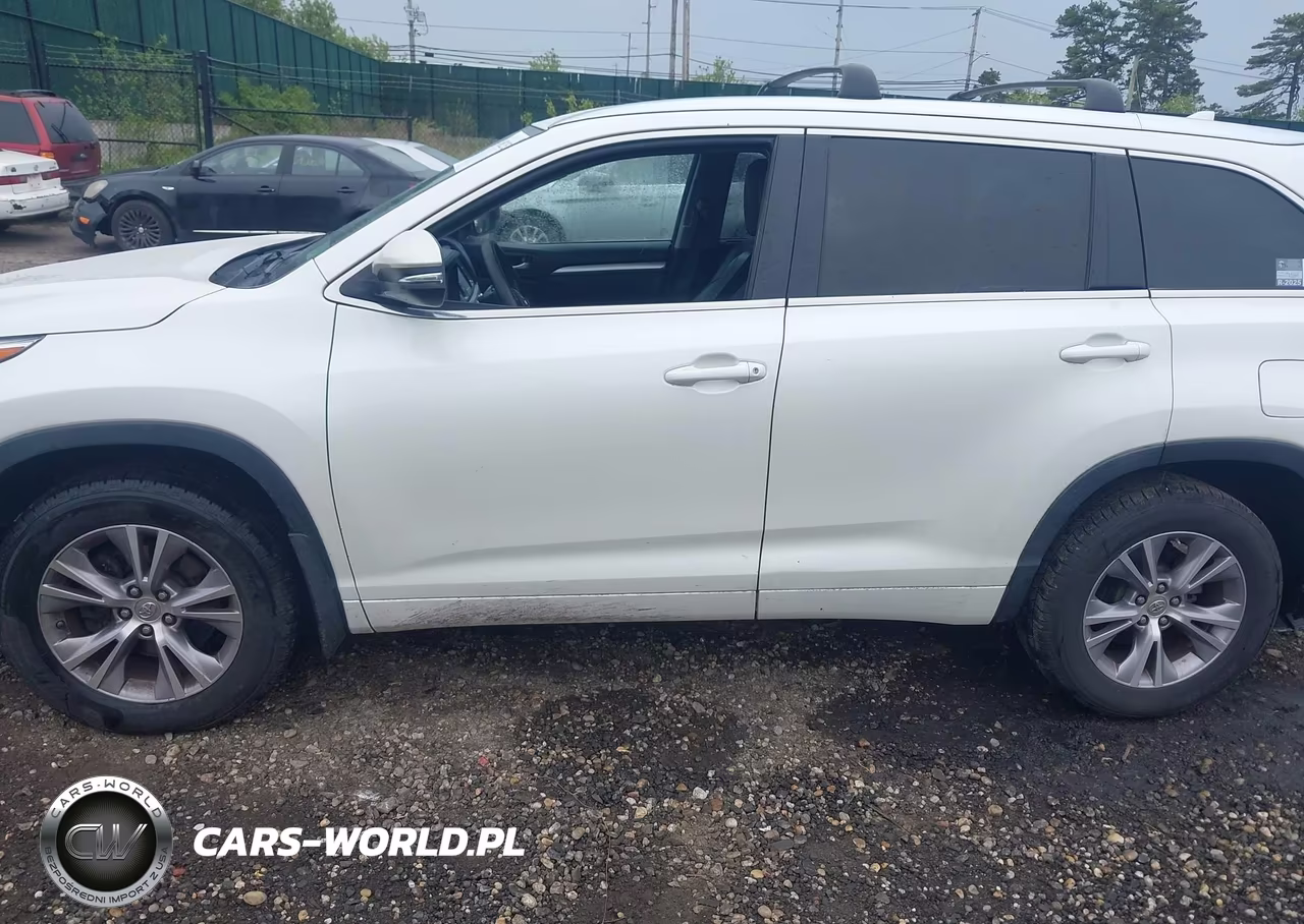 2015 Toyota Highlander Xle V6 VIN:5TDJKRFHXFS084561 - 14