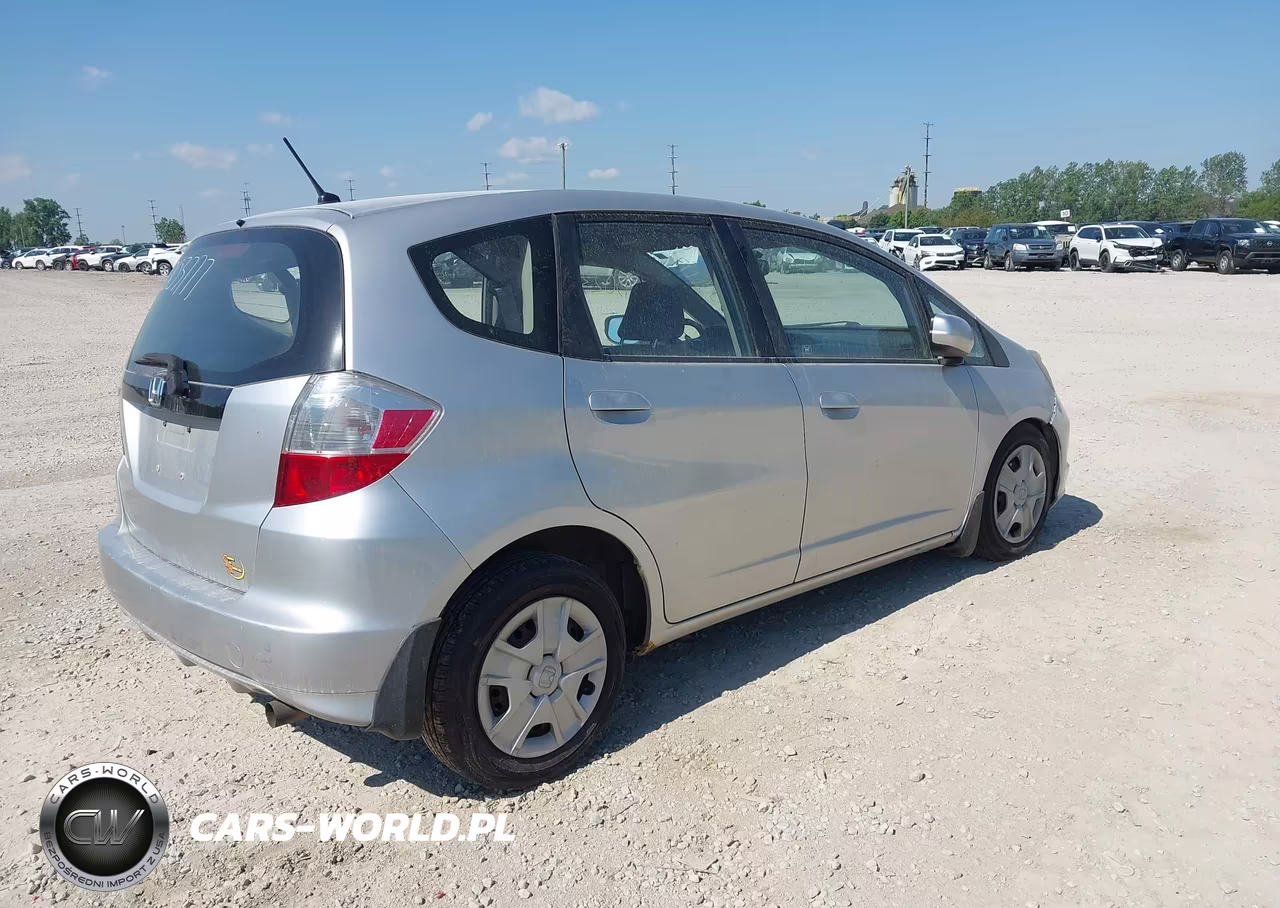 2012 Honda Fit VIN:JHMGE8H31CC003777 - 4