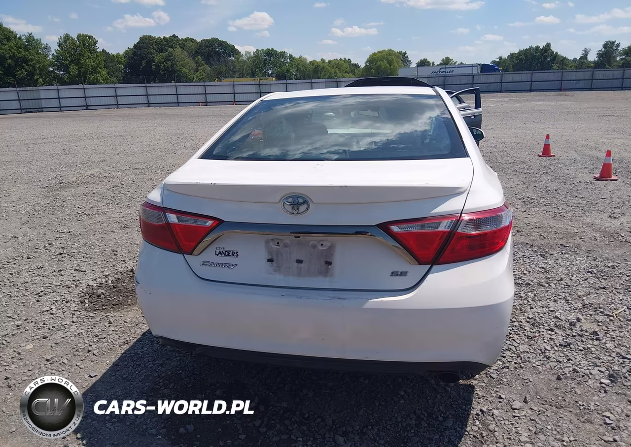2015 Toyota Camry Se VIN:4T1BF1FK6FU028940 - 16