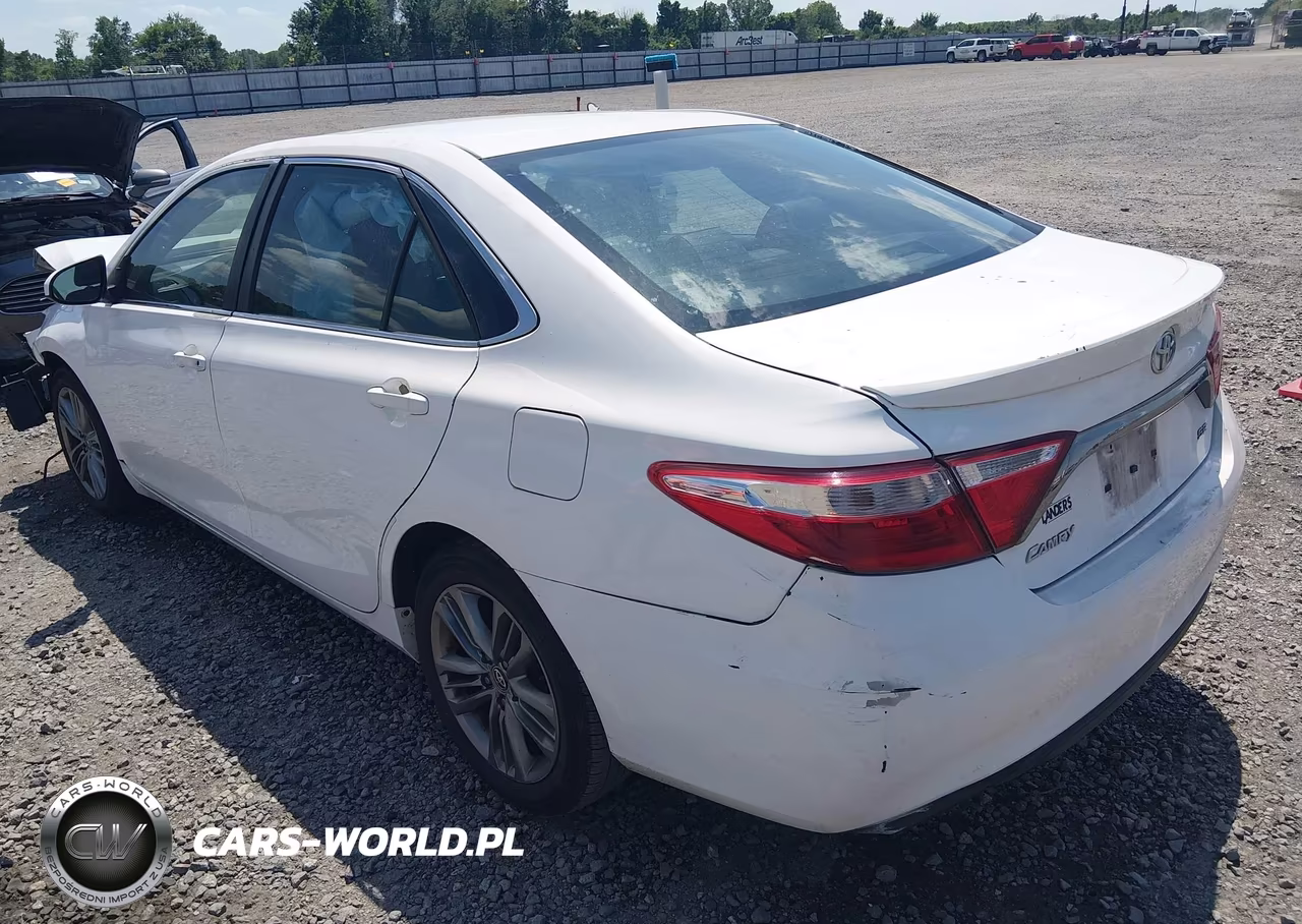 2015 Toyota Camry Se VIN:4T1BF1FK6FU028940 - 3