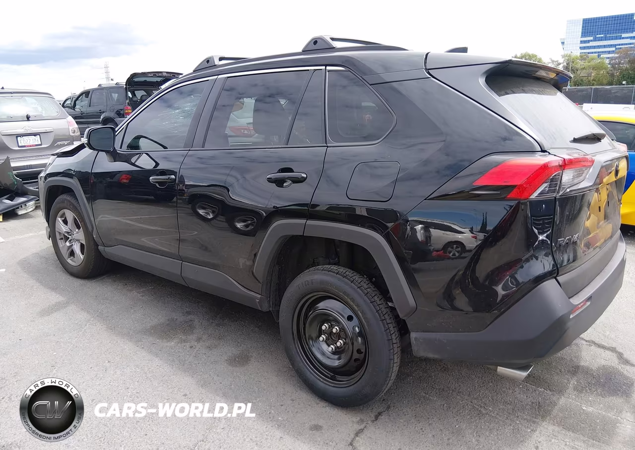 2025 Toyota Rav4 Xle VIN:2T3W1RFV5SW425050 - 3
