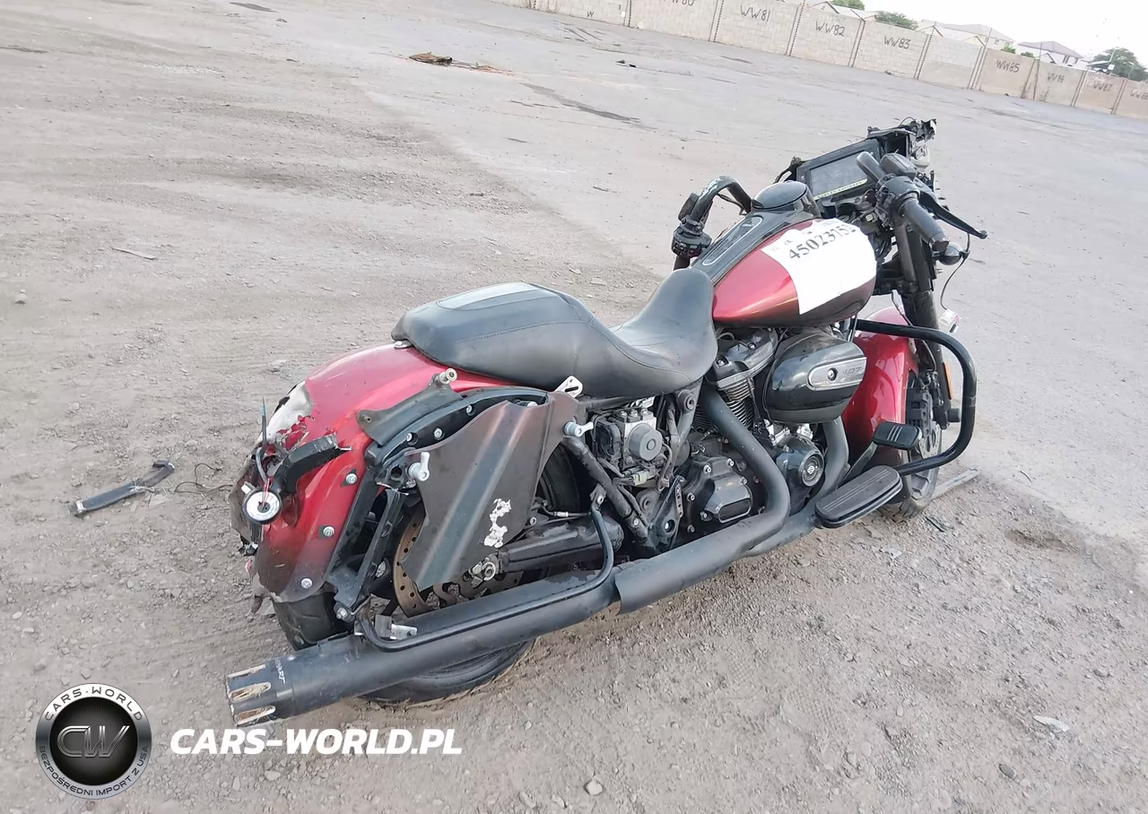 2018 Harley-Davidson Flhxs Street Glide Special VIN:1HD1KRC19JB671114 - 4