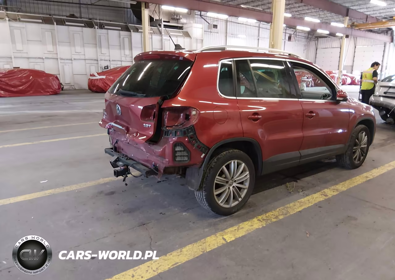 2011 Volkswagen Tiguan Se VIN:WVGAV7AX7BW000406 - 4