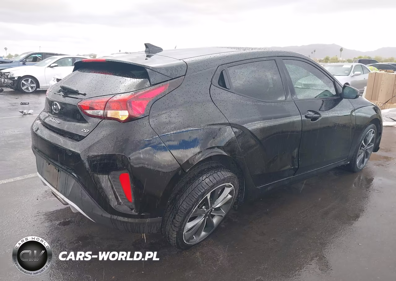 2020 Hyundai Veloster 2.0 Premium VIN:KMHTG6AF4LU031923 - 4