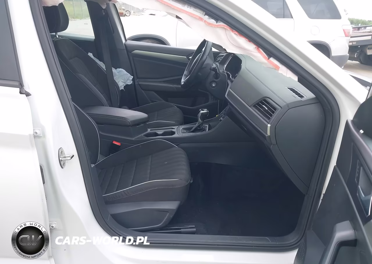 2023 Volkswagen Jetta 1.5T Sport VIN:3VWBM7BU6PM031439 - 5