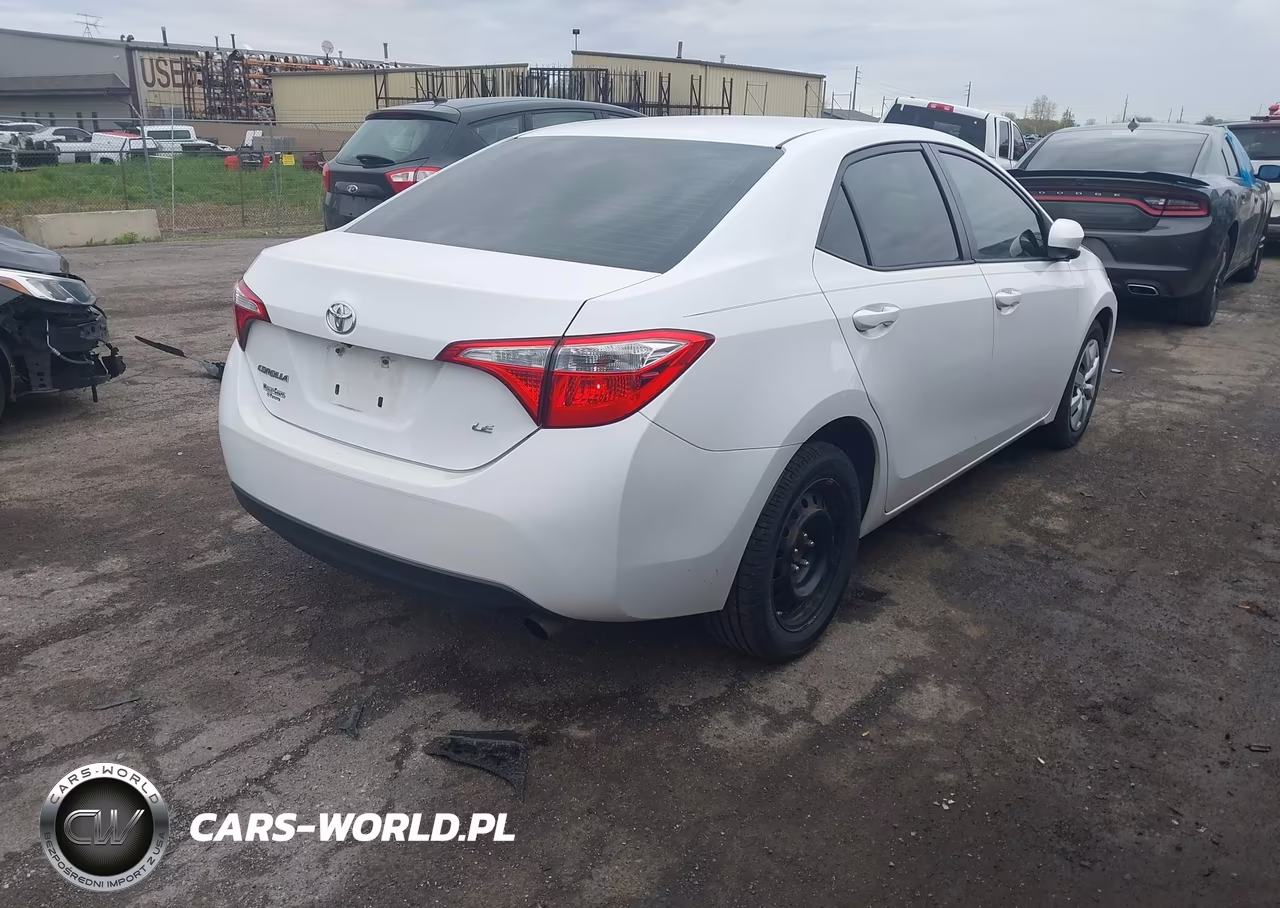 2015 Toyota Corolla Le VIN:2T1BURHE5FC463591 - 4