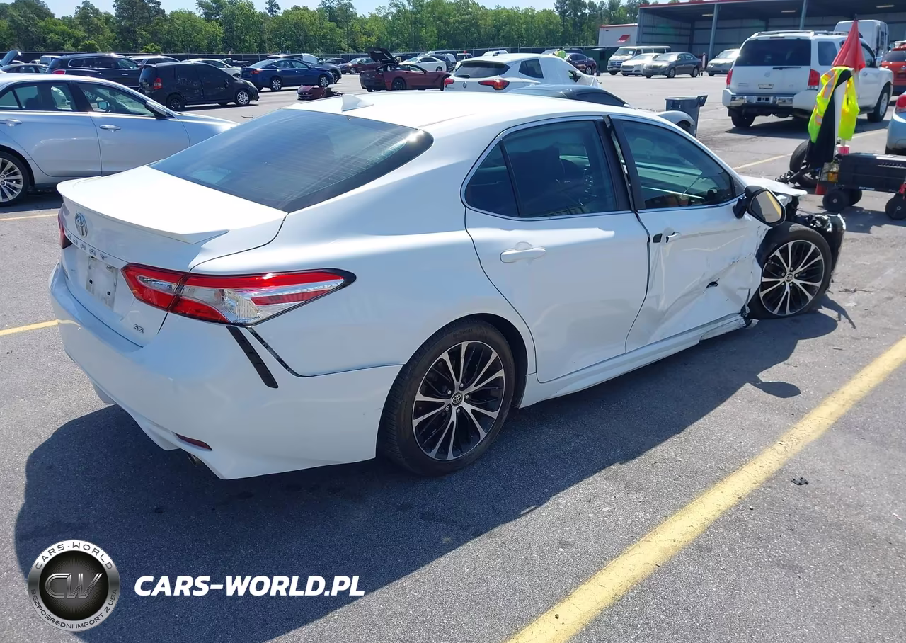 2020 Toyota Camry Se VIN:4T1G11AK5LU983719 - 4