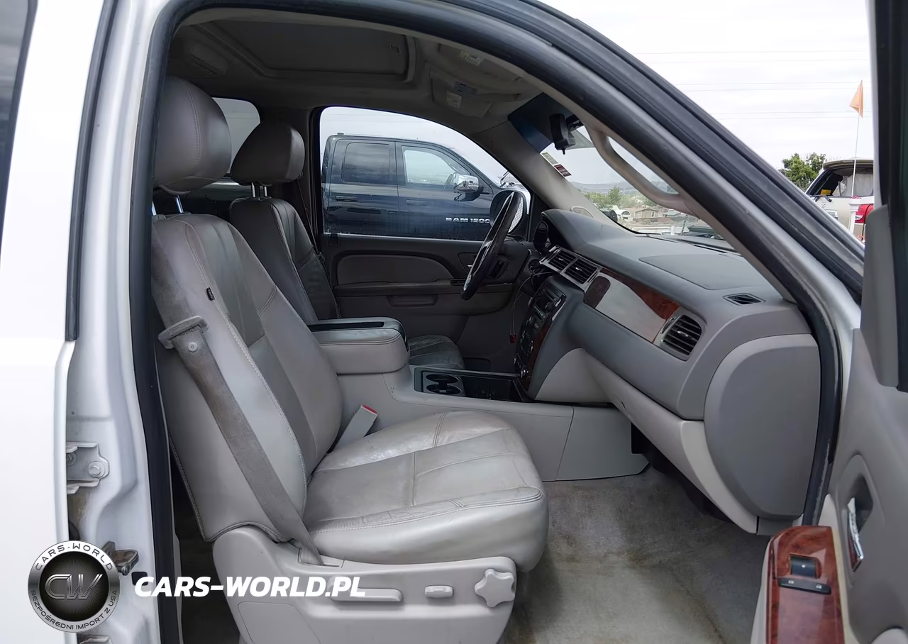 2010 Chevrolet Suburban 1500 Lt1 VIN:1GNUKJE33AR226204 - 5