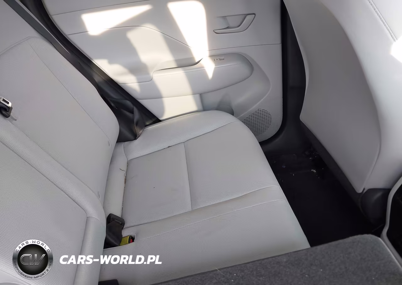 2025 Hyundai Kona Sel VIN:KM8HBCABXSU324448 - 8