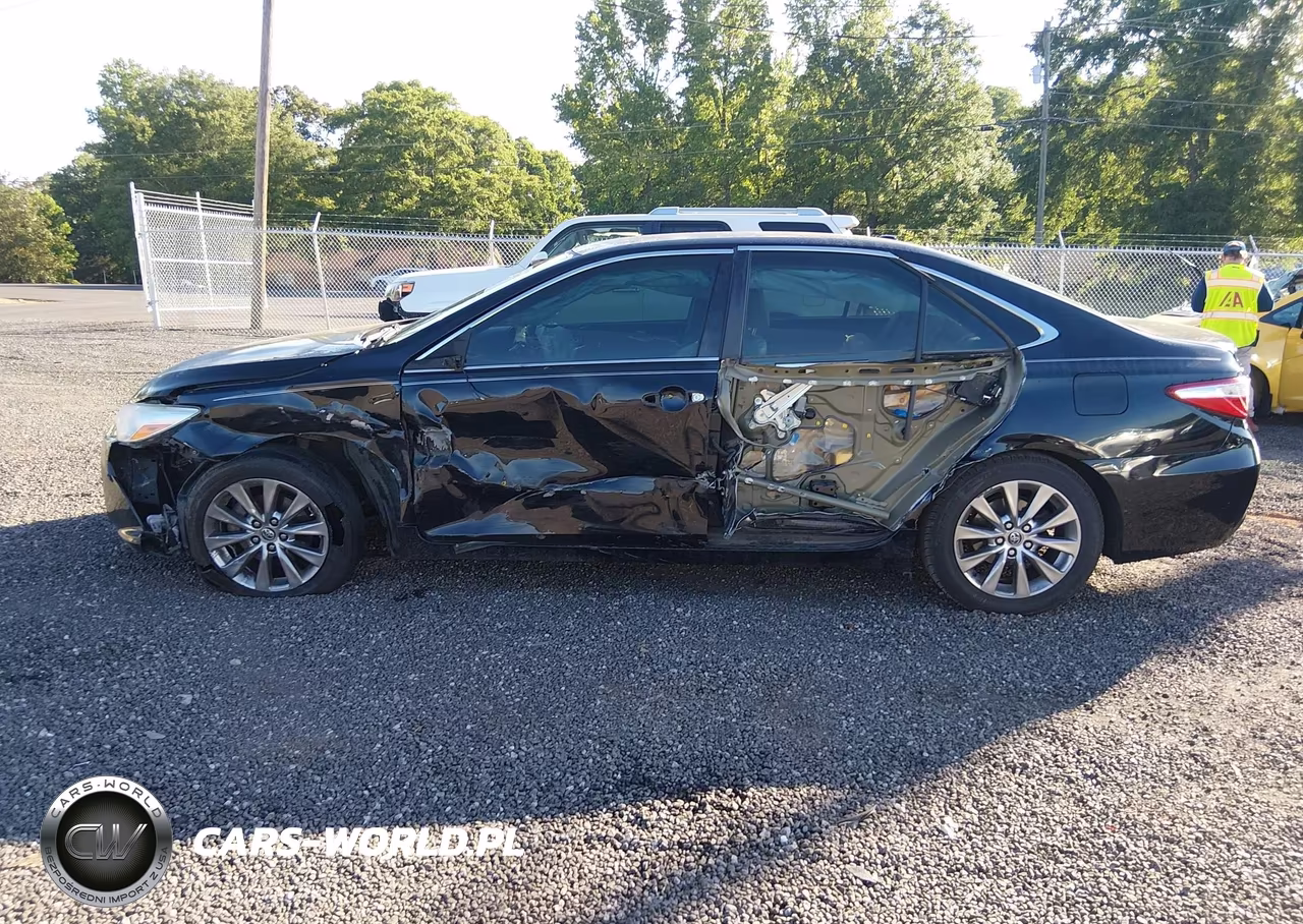 2015 Toyota Camry Xle VIN:4T1BF1FK5FU951023 - 15