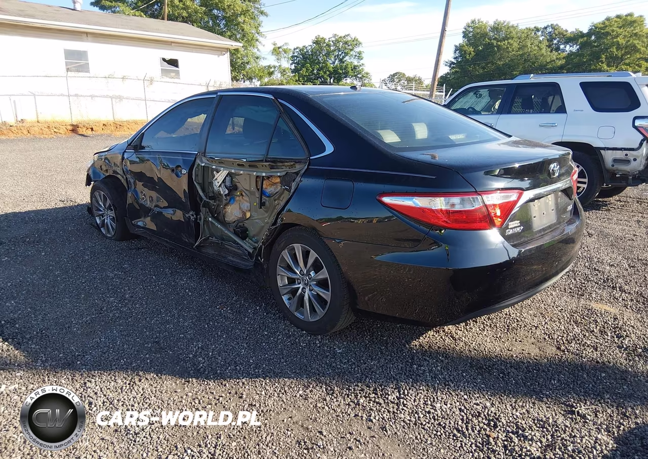 2015 Toyota Camry Xle VIN:4T1BF1FK5FU951023 - 3