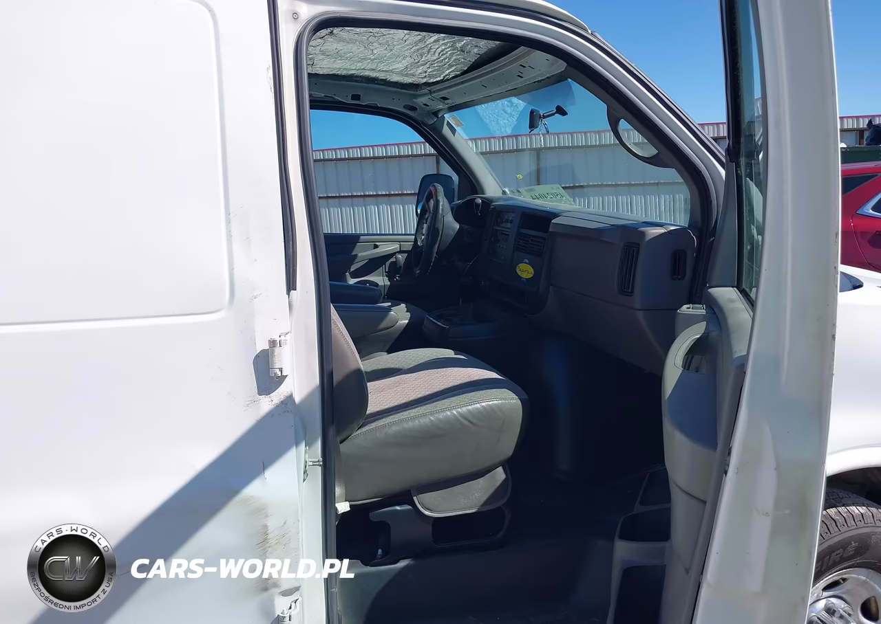 2006 Chevrolet Express Work Van VIN:1GCHG352X61152252 - 5