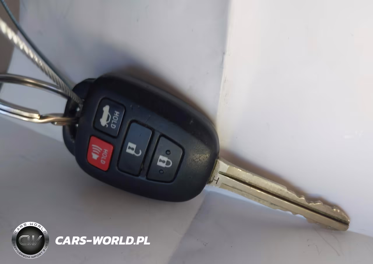 2017 Toyota Camry Le VIN:4T1BF1FK7HU770931 - 11
