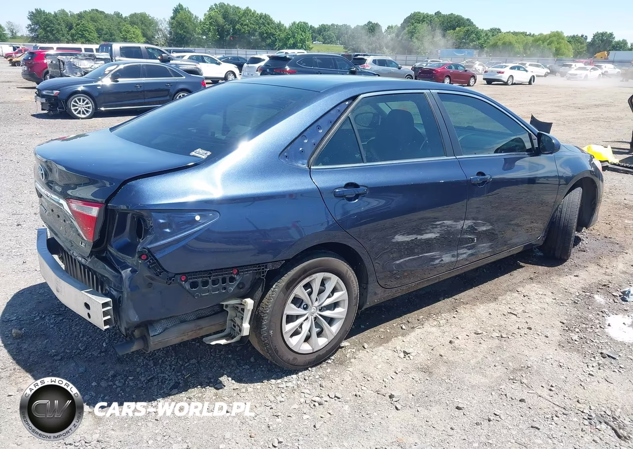 2017 Toyota Camry Le VIN:4T1BF1FK7HU770931 - 4