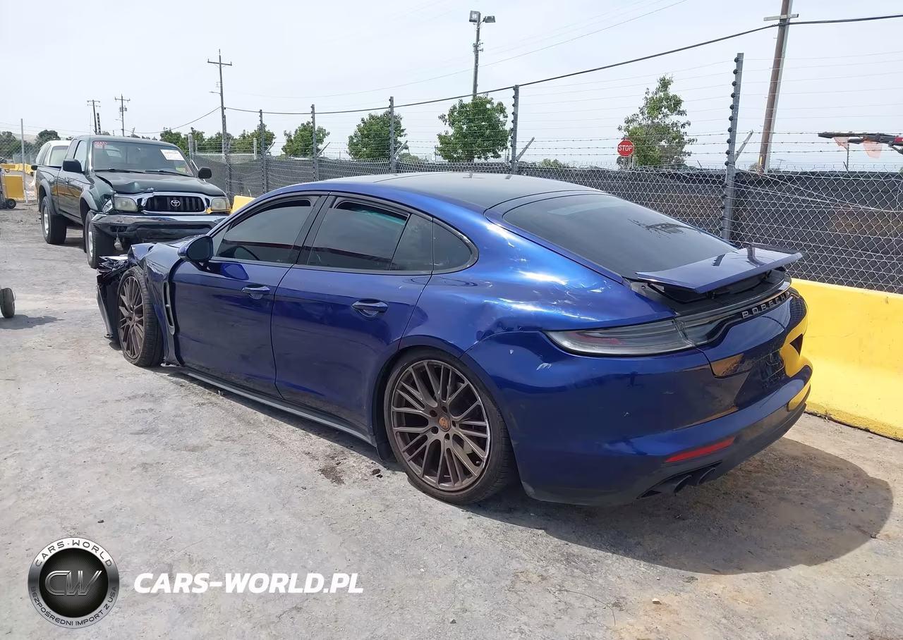2023 Porsche Panamera 4-4 Platinum Edition-Platinum Edition VIN:WP0AJ2A75PL103044 - 3
