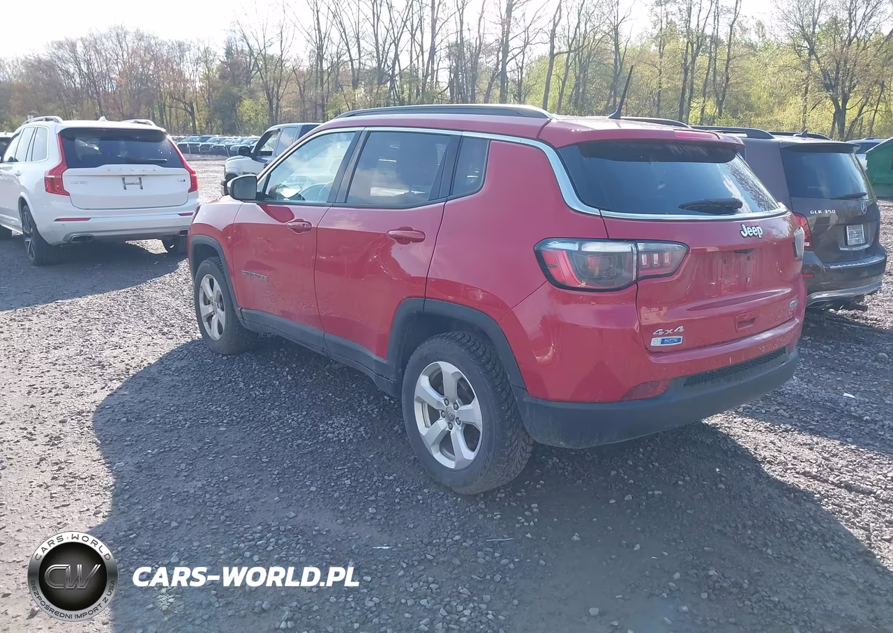 2018 Jeep Compass Latitude 4X4 VIN:3C4NJDBB2JT373408 - 3