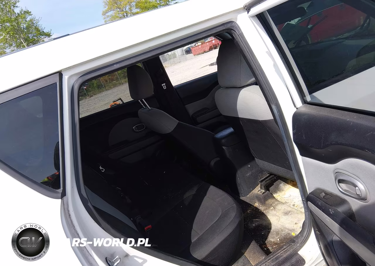2015 Kia Soul VIN:KNDJN2A27F7174049 - 8