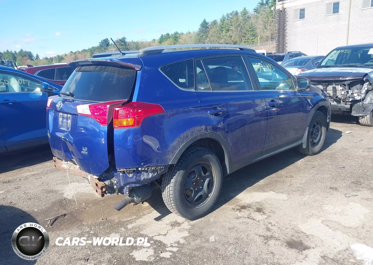 2015 Toyota Rav4 Le VIN:2T3BFREV7FW368549 - 4