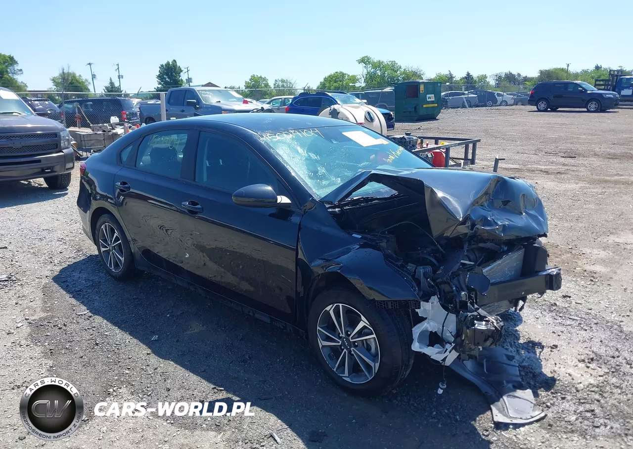2024 Kia Forte Lxs – zdjęcie 1 z 11