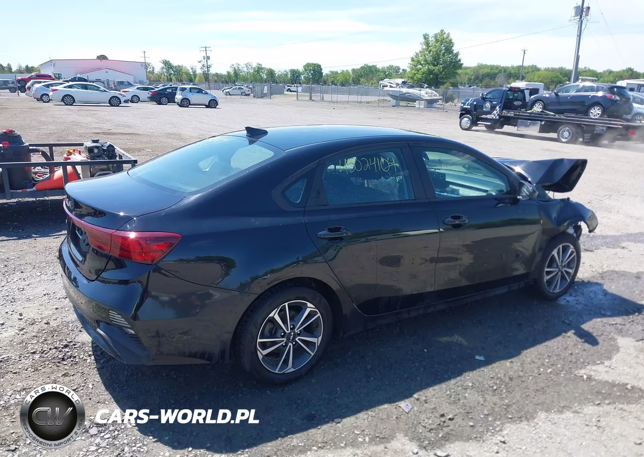 2024 Kia Forte Lxs VIN:3KPF24AD9RE762194 - 4