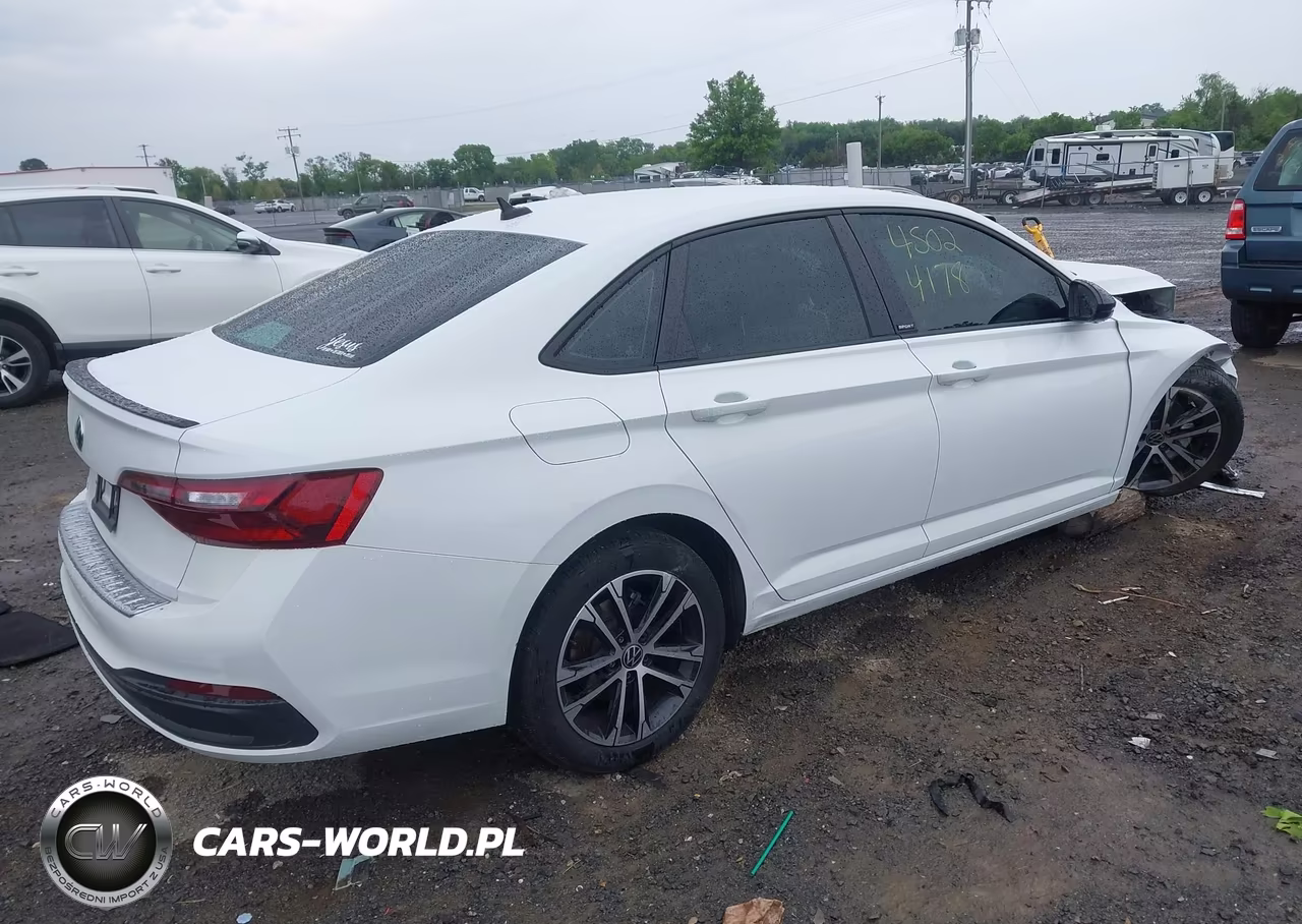 2024 Volkswagen Jetta 1.5T Sport VIN:3VWBM7BU1RM047986 - 4