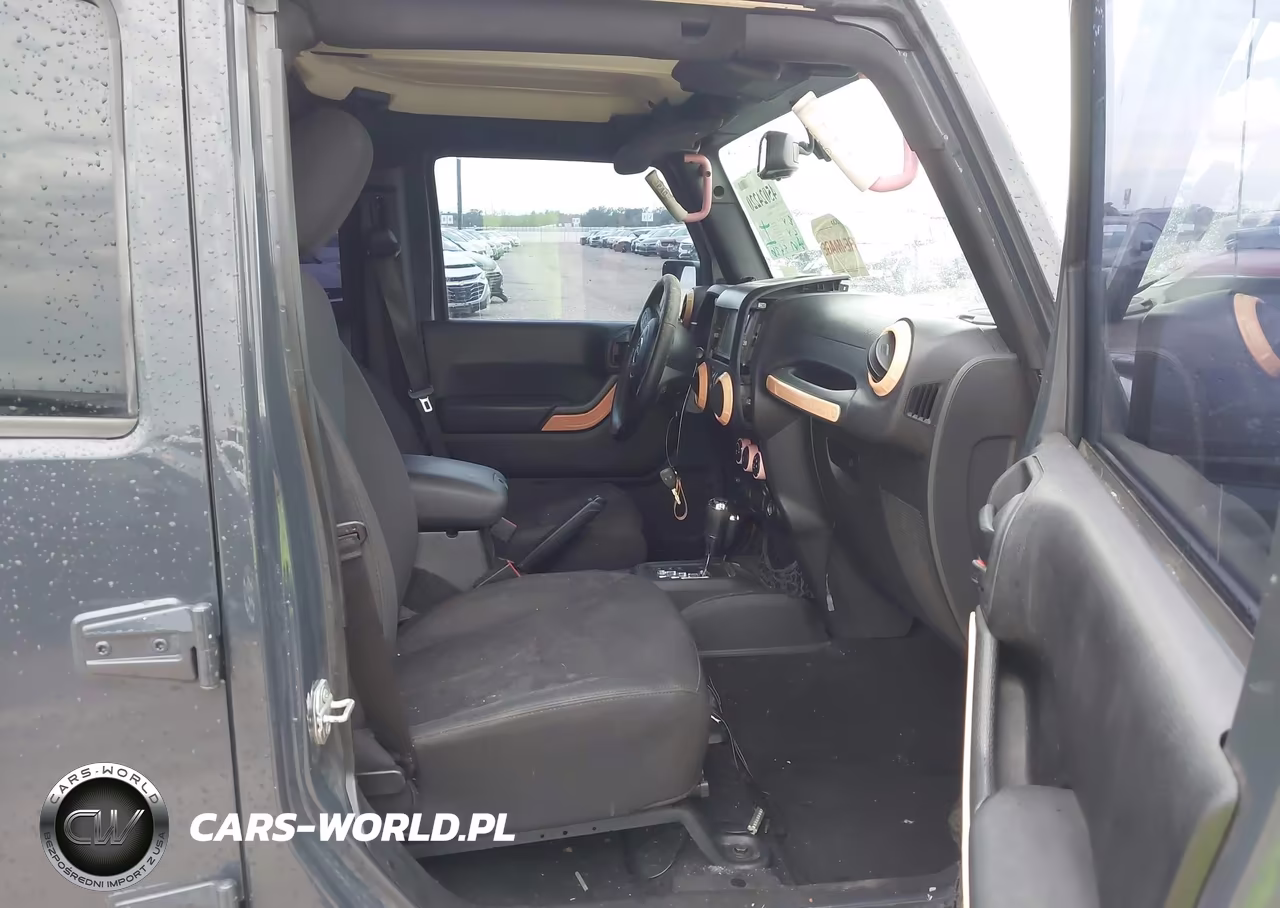 2017 Jeep Wrangler Unlimited Sport 4X4 VIN:1C4BJWDG1HL624447 - 5