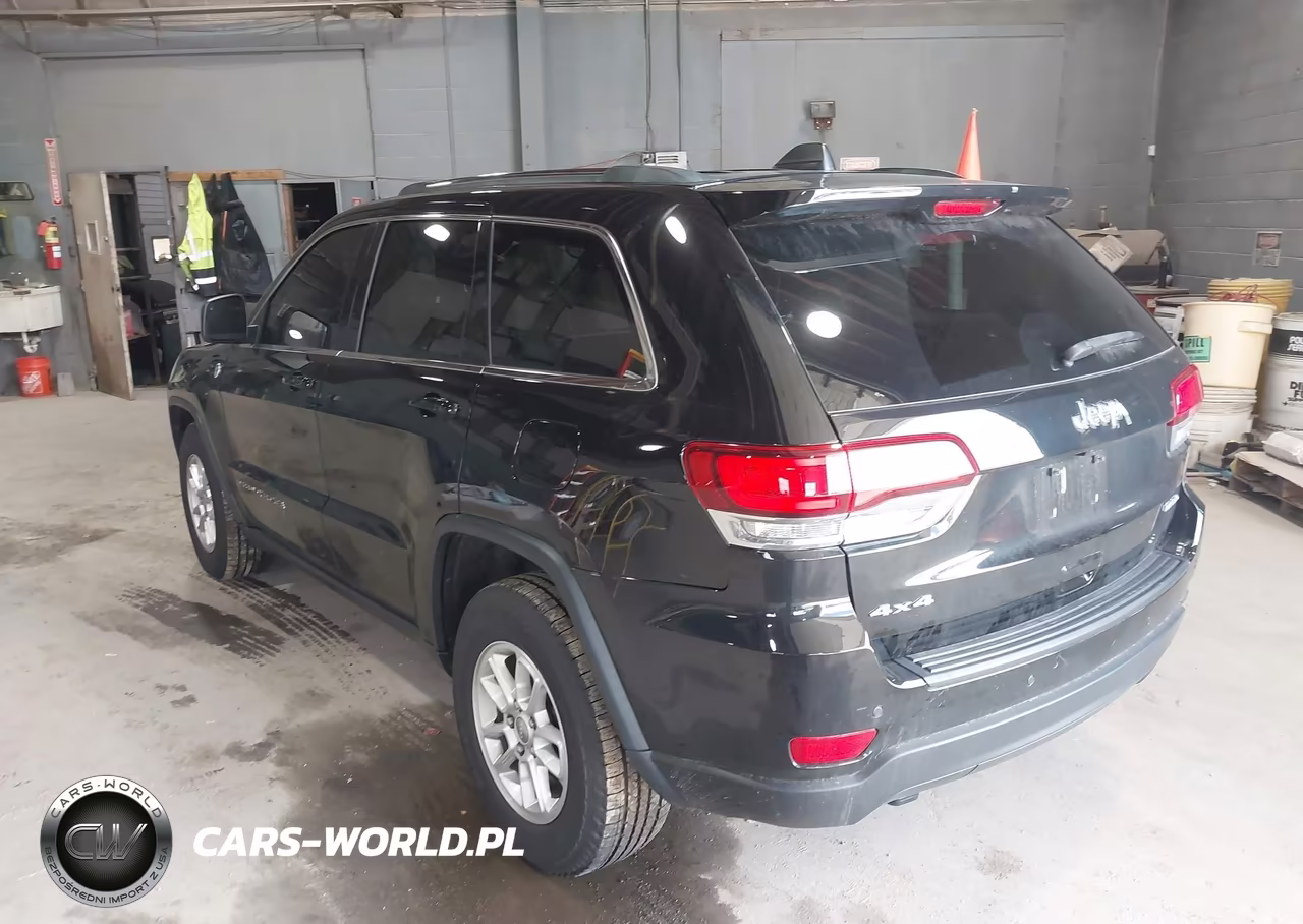2020 Jeep Grand Cherokee Laredo E 4X4 VIN:1C4RJFAG0LC193837 - 3