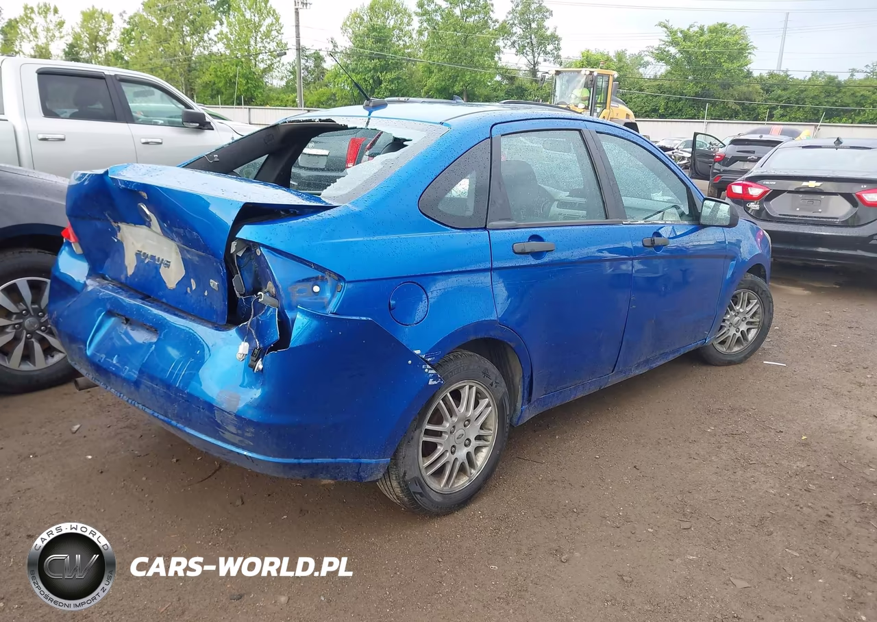 2011 Ford Focus Se VIN:1FAHP3FN5BW146032 - 4