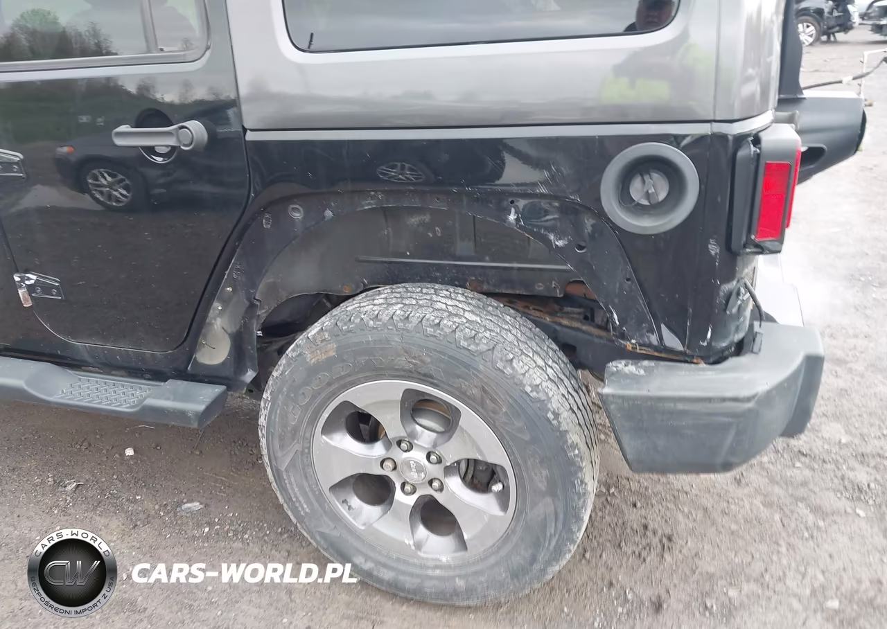 2016 Jeep Wrangler Unlimited Sahara VIN:1C4BJWEG0GL241550 - 6