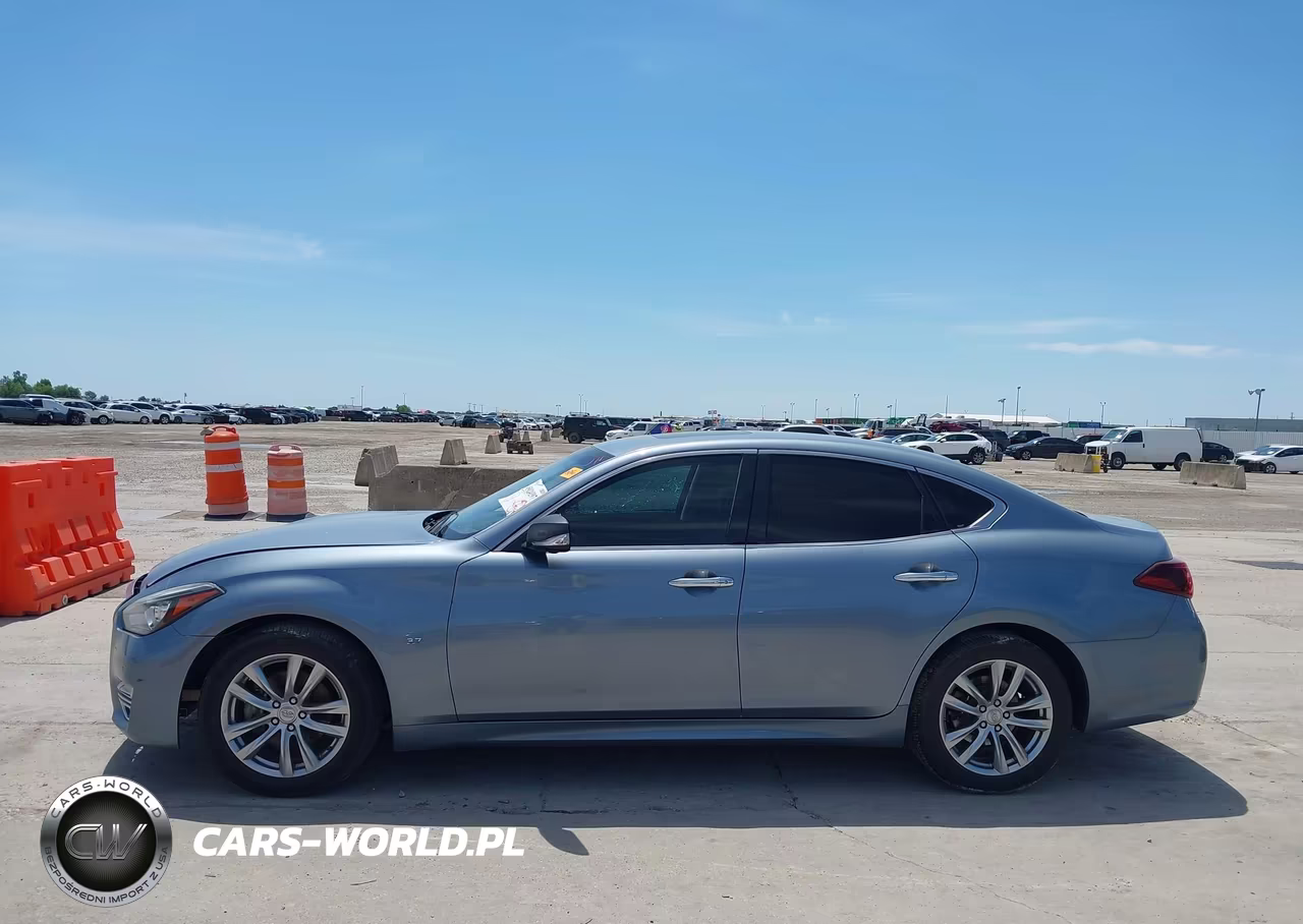2018 Infiniti Q70 3.7 Luxe VIN:JN1BY1APXJM181205 - 14