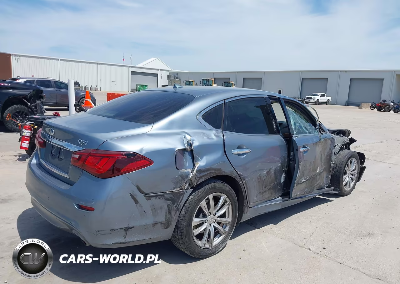 2018 Infiniti Q70 3.7 Luxe VIN:JN1BY1APXJM181205 - 4