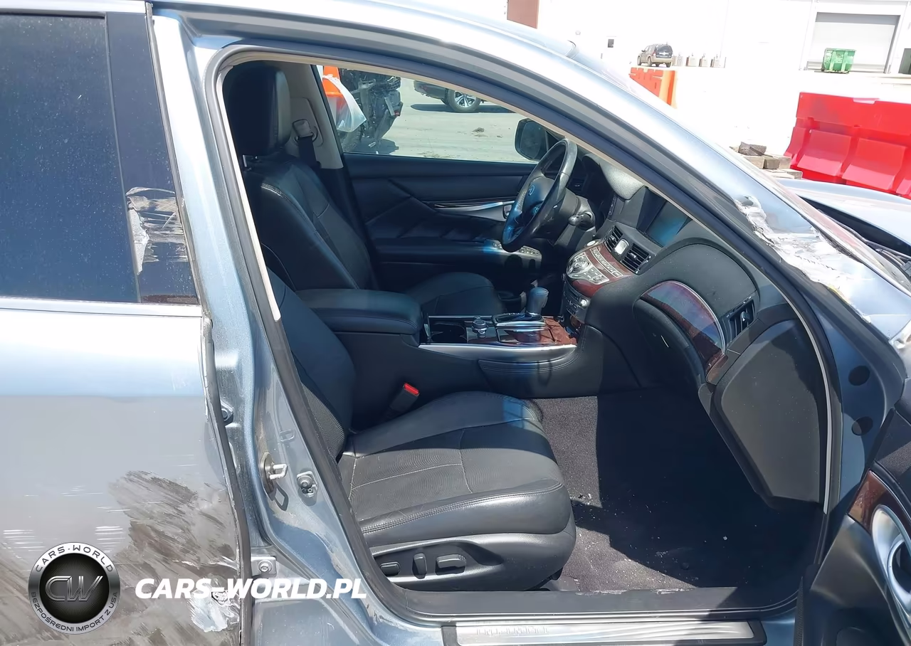 2018 Infiniti Q70 3.7 Luxe VIN:JN1BY1APXJM181205 - 5