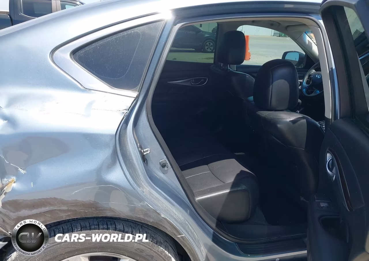 2018 Infiniti Q70 3.7 Luxe VIN:JN1BY1APXJM181205 - 8