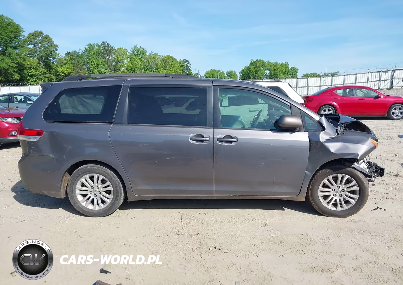 2014 Toyota Sienna Xle V6 8 Passenger VIN:5TDYK3DC4ES476890 - 14
