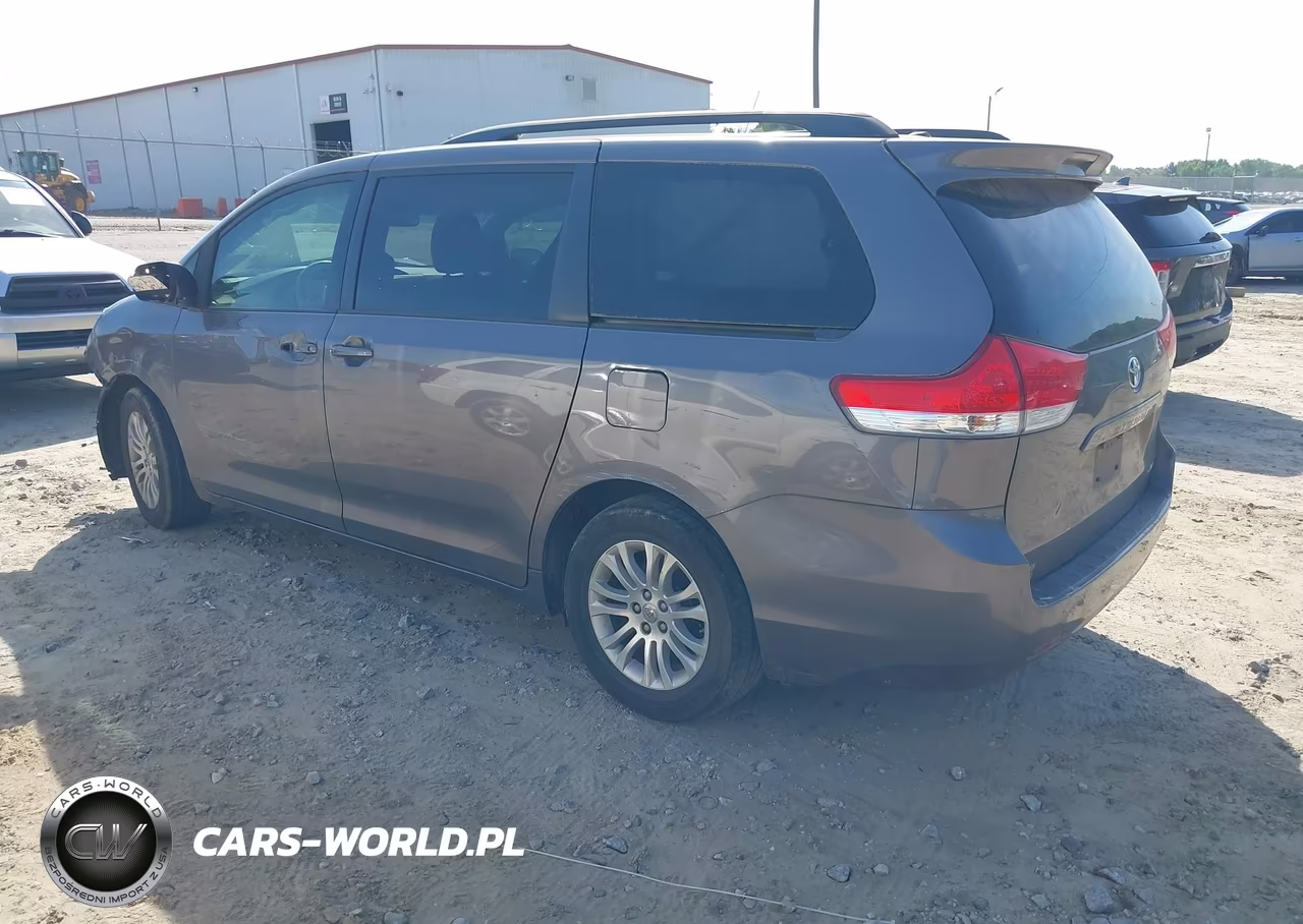 2014 Toyota Sienna Xle V6 8 Passenger VIN:5TDYK3DC4ES476890 - 3