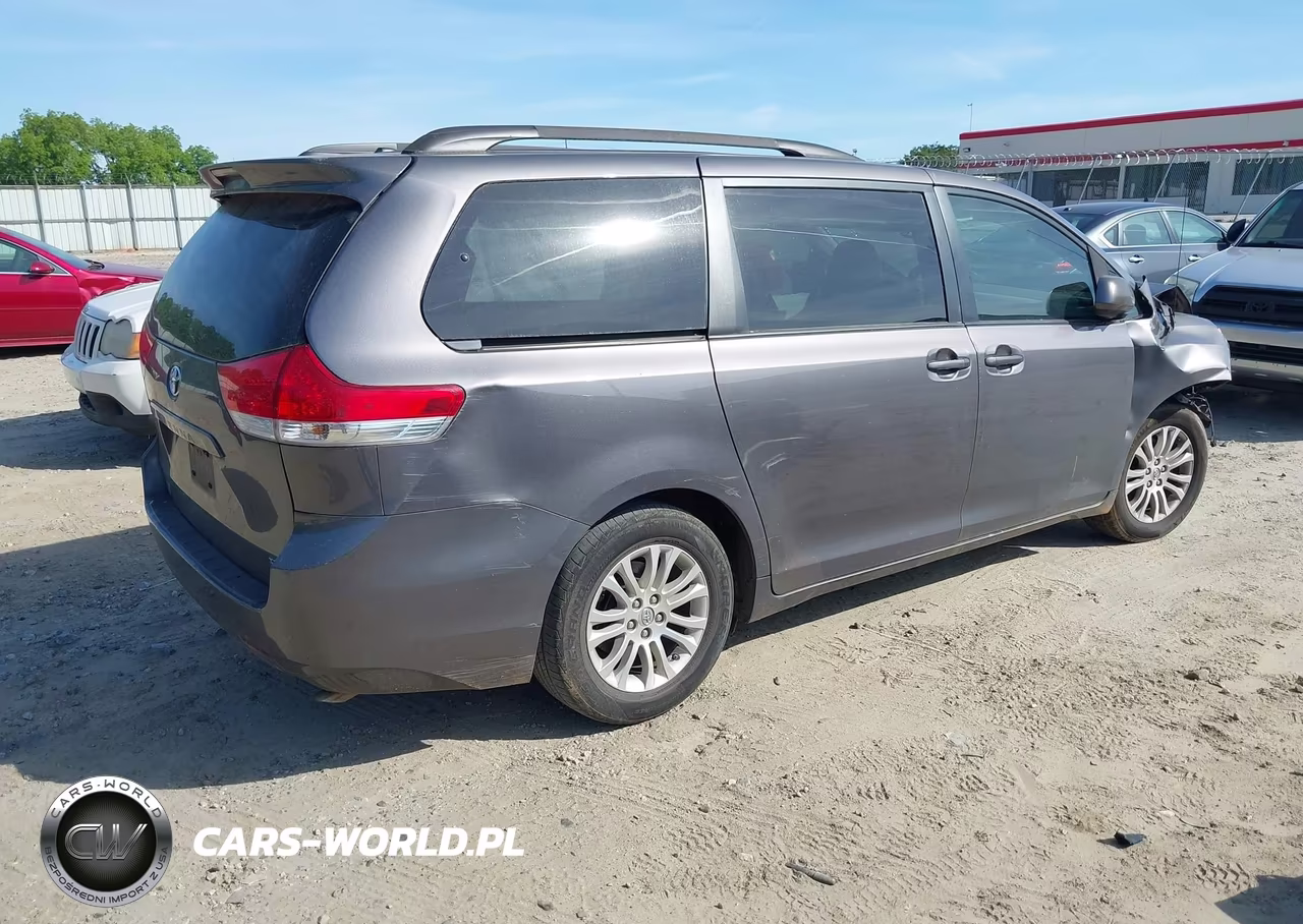 2014 Toyota Sienna Xle V6 8 Passenger VIN:5TDYK3DC4ES476890 - 4
