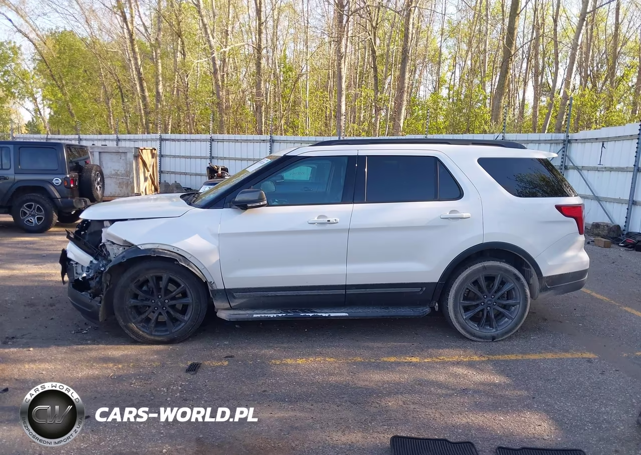 2018 Ford Explorer Xlt VIN:1FM5K8D85JGA53957 - 15