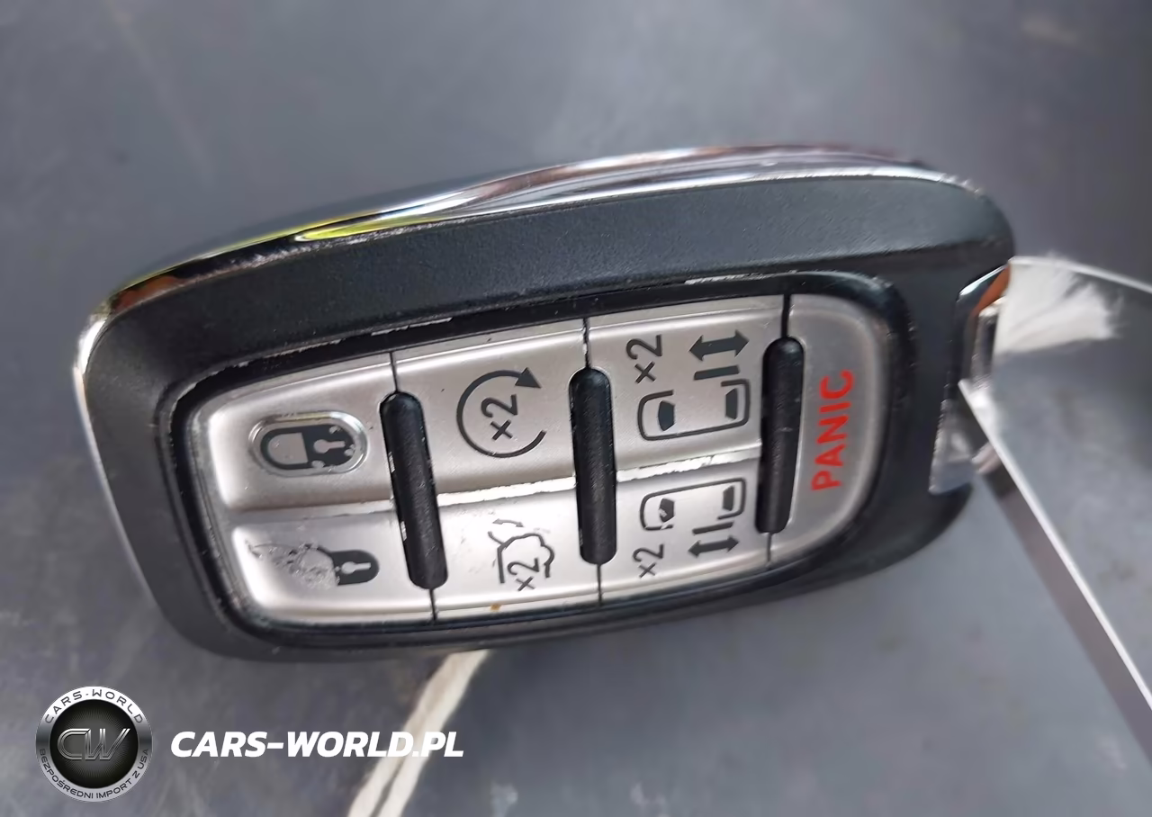 2020 Chrysler Pacifica Touring L VIN:2C4RC1BG8LR157641 - 11